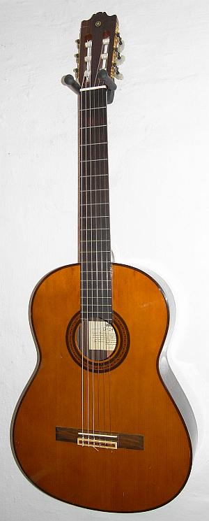 Yamaha G-245S